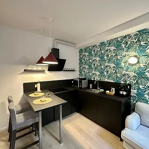 https://duomo-linate-istituto-dei-tumori-suite-wifi.italymilanhotels.net
